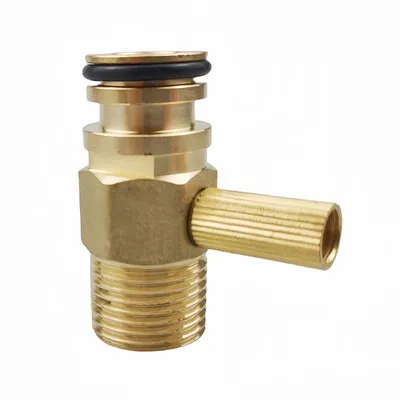 Aký je účel závitového spoja ohrievača vody?